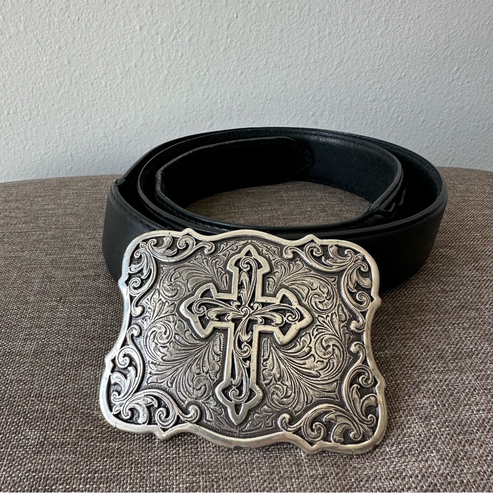 Nocona// Size 40 Black Leather belt (40”-44”)